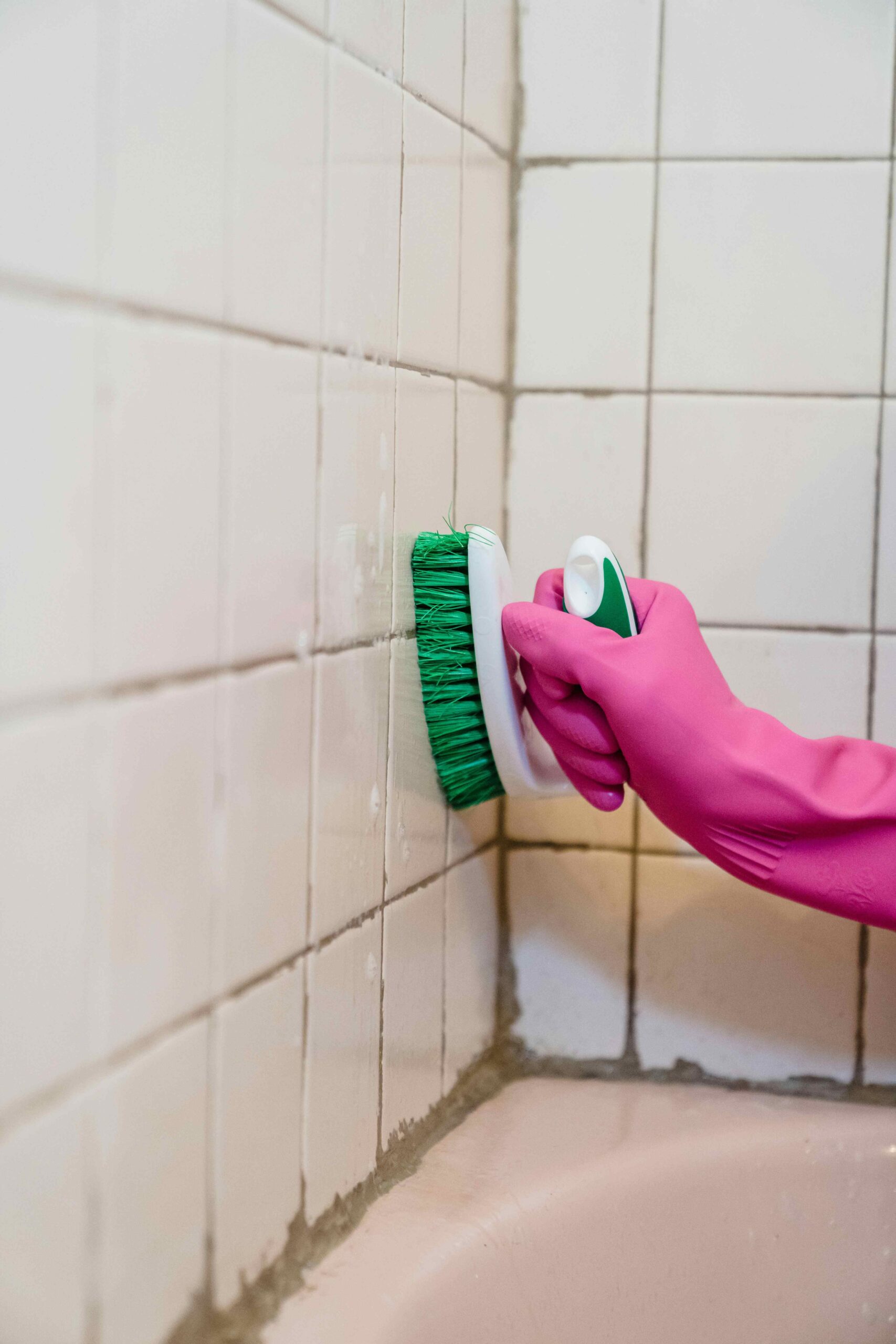 Commercial cleaner does grout cleaning